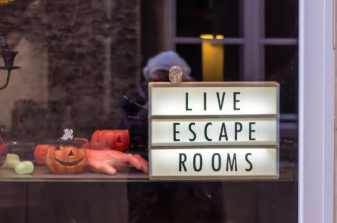 Virtual Escape Room Graphic